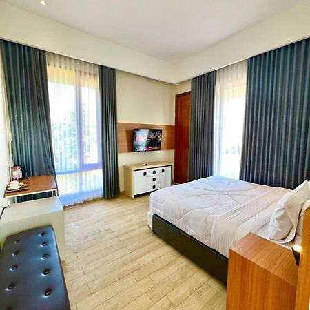 The Royal Joglo Otel Tepus Dış mekan fotoğraf