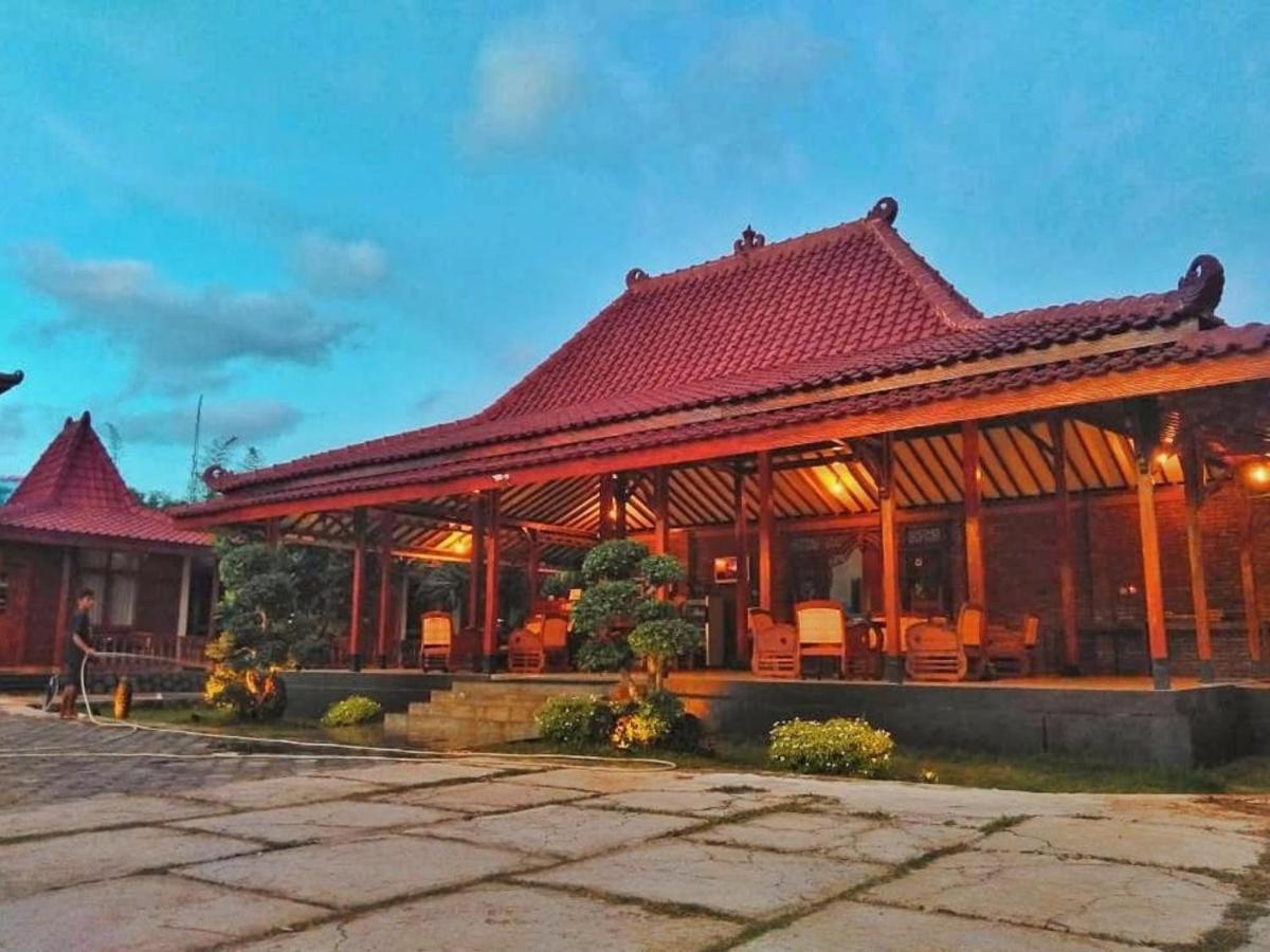 The Royal Joglo Otel Tepus Dış mekan fotoğraf