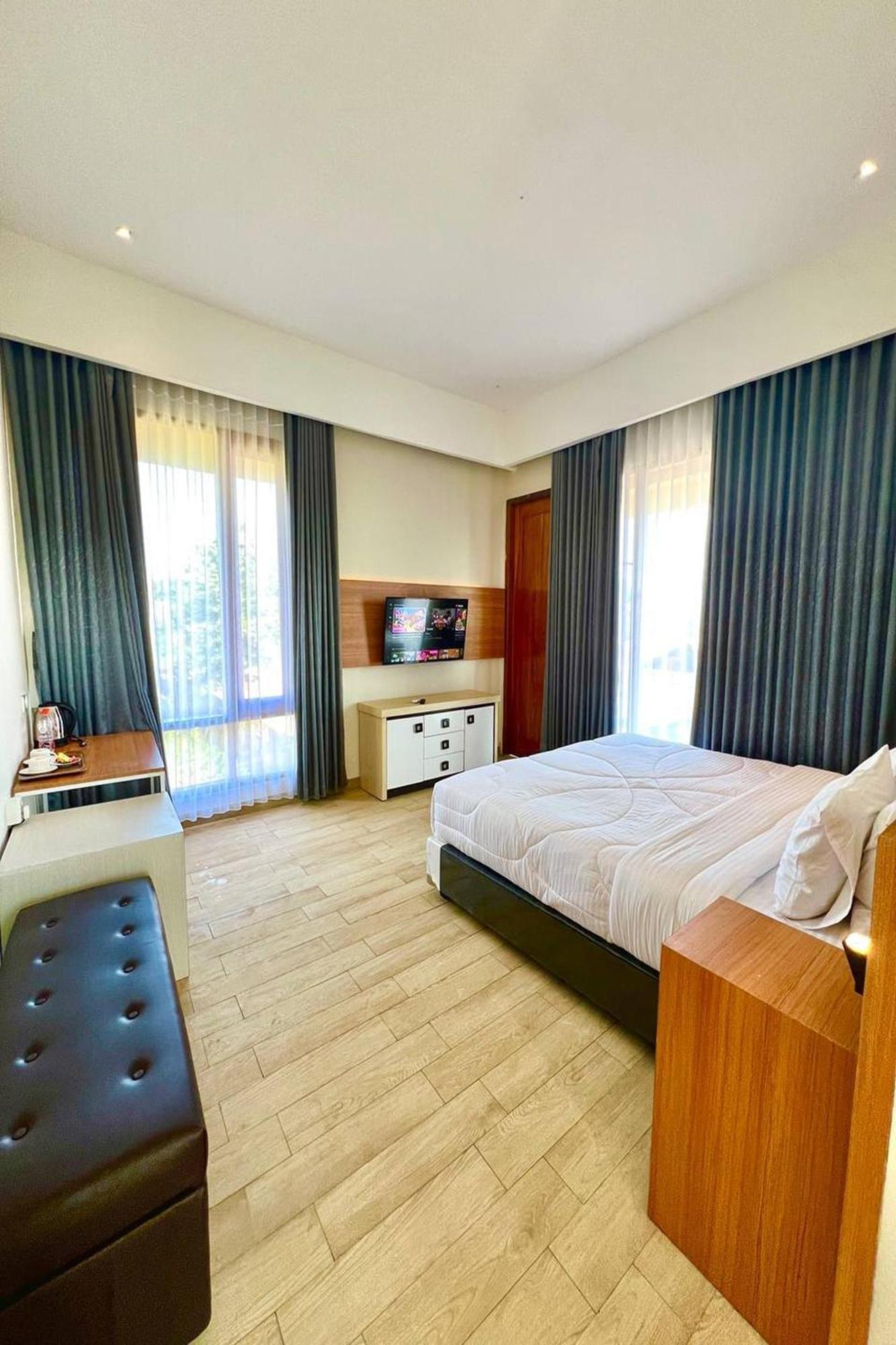 The Royal Joglo Otel Tepus Dış mekan fotoğraf