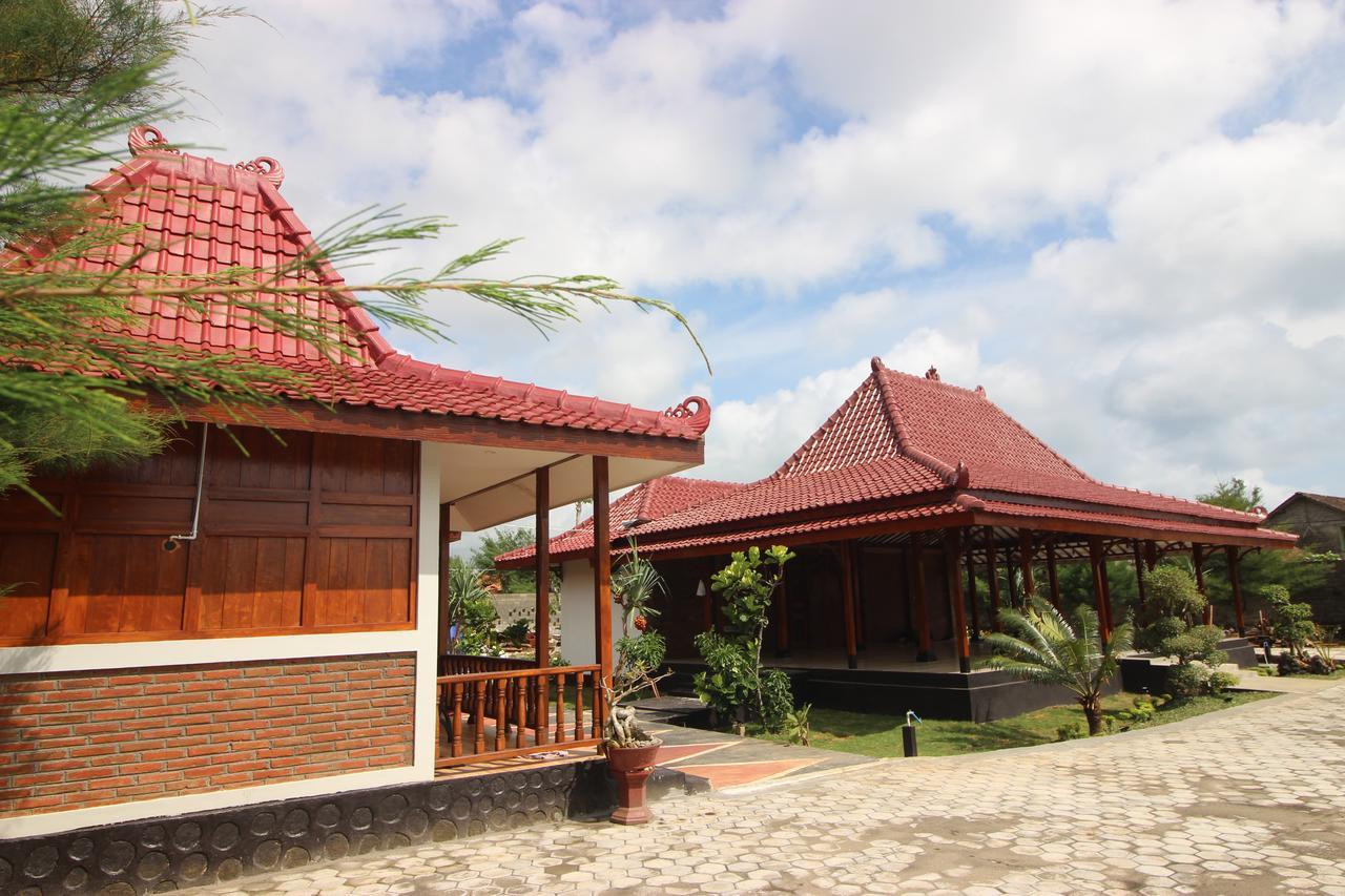 The Royal Joglo Otel Tepus Dış mekan fotoğraf