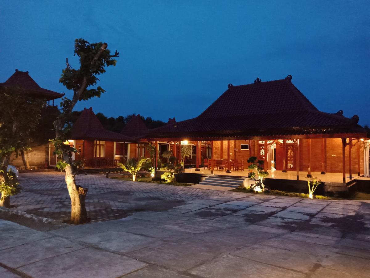 The Royal Joglo Otel Tepus Oda fotoğraf